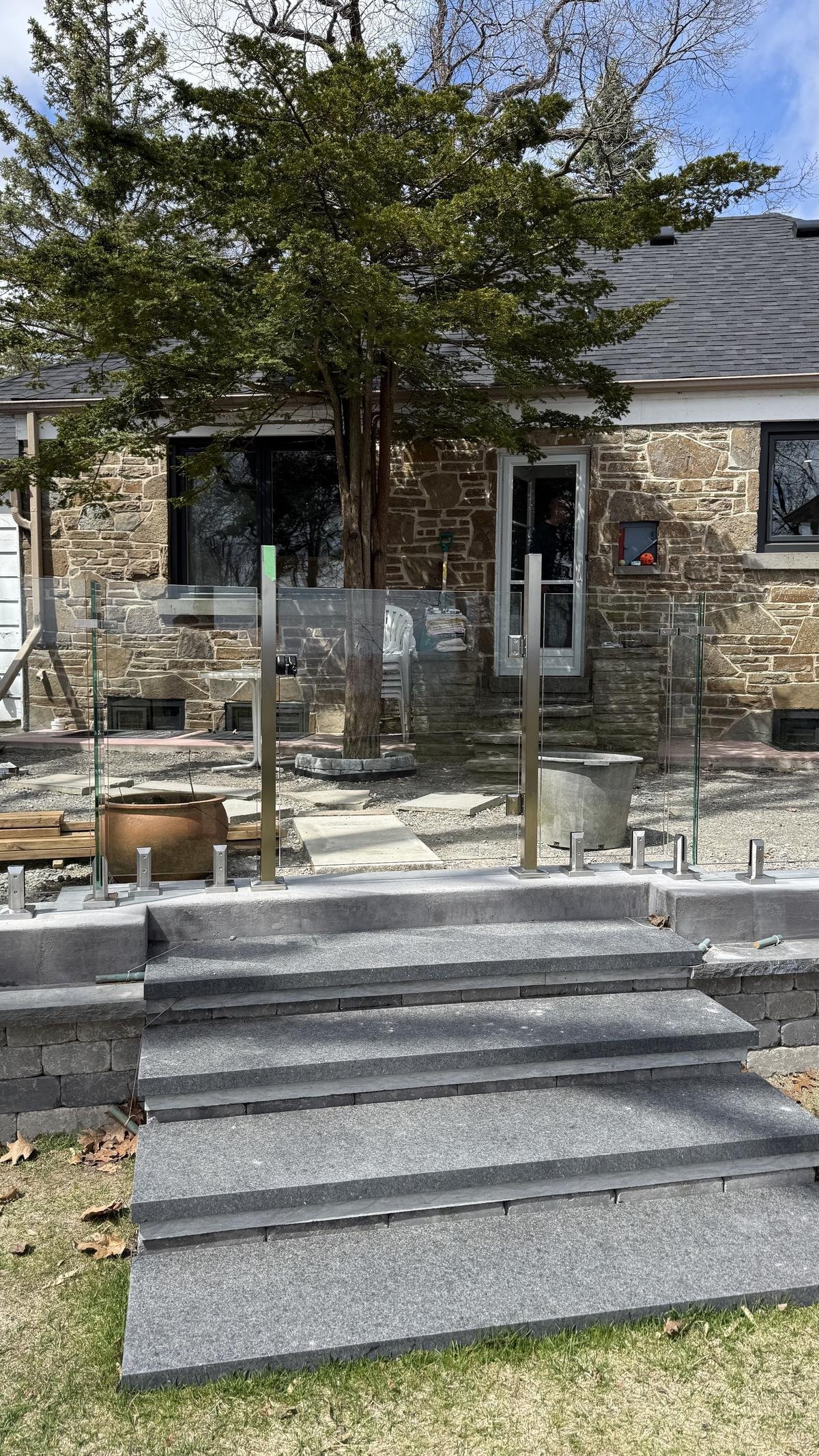 Glass railing